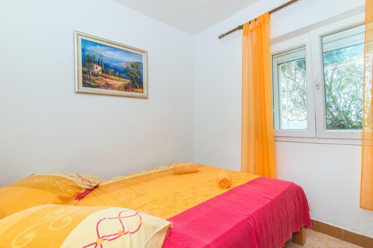 Apartments Robinzon Petar Gdinj Rum bild