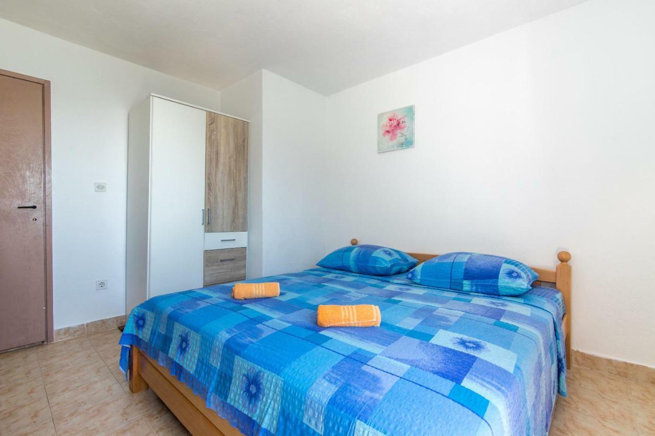 Apartments Robinzon Petar Gdinj Rum bild