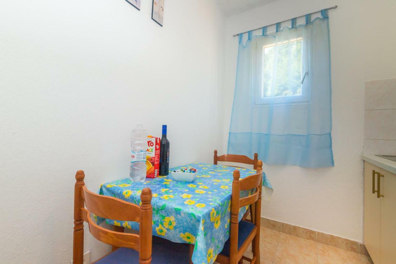 Apartments Robinzon Petar Gdinj Rum bild